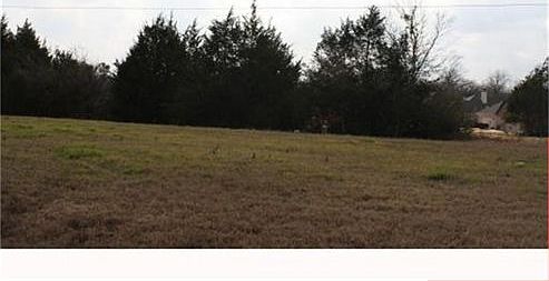 2nd image of 3323 Broadmoor Dr