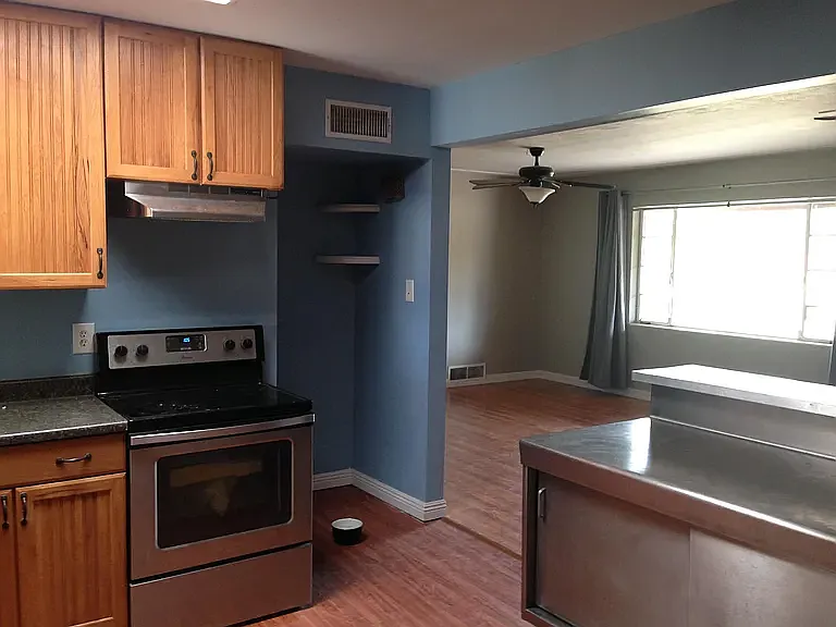1205 E Edison St — Photo 3