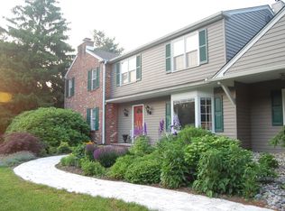 102 Beaumont Dr, Newtown, PA 18940