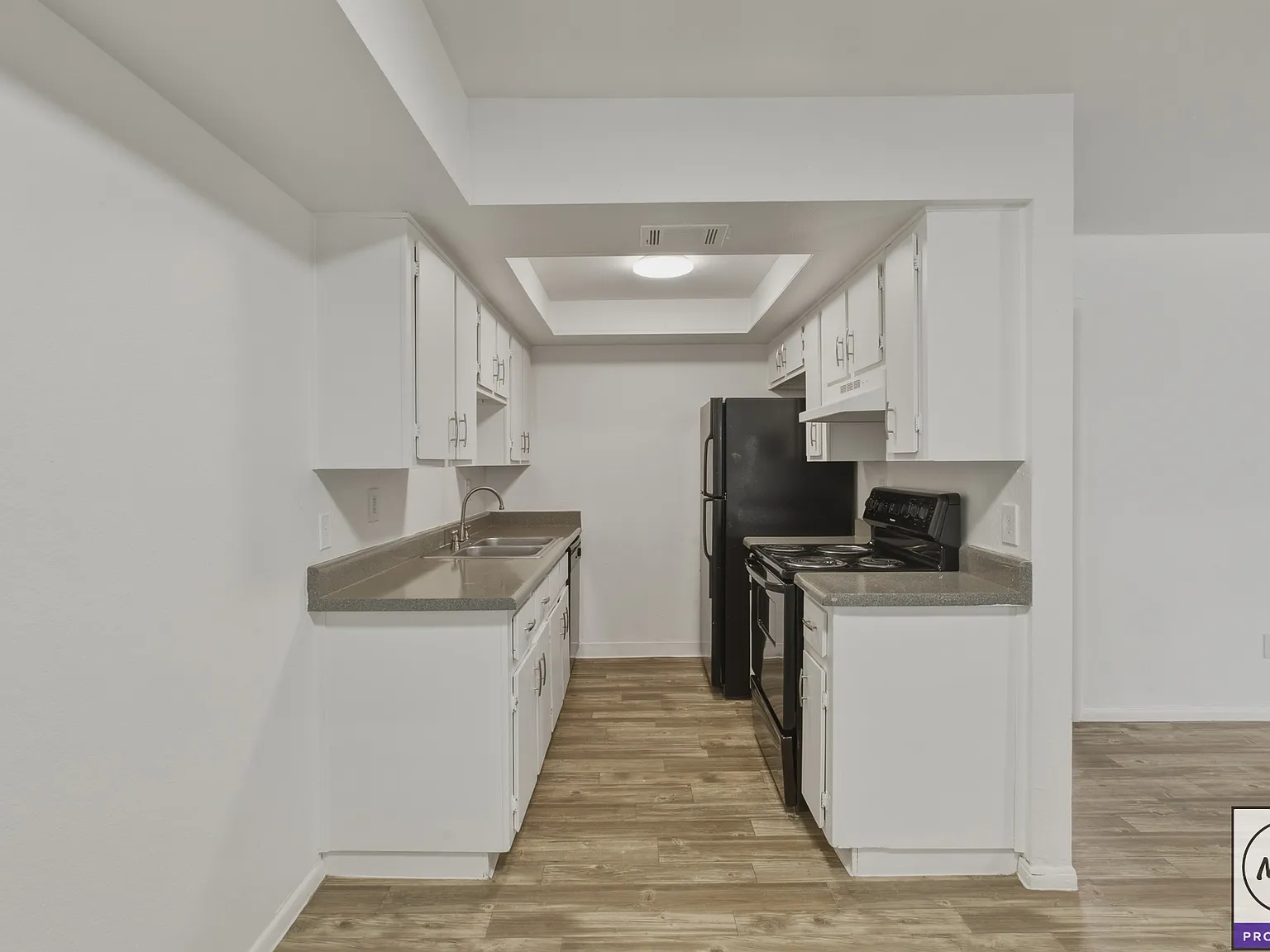 2 bed, 890 sqft, $1,223 — Photo 2