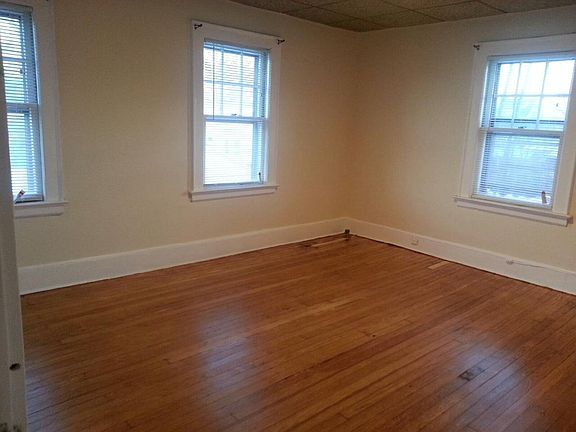 4th image of 76 Bremond St #2
