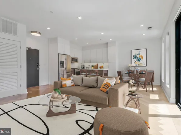 1345 K St SE Unit 203, Washington, DC 20003