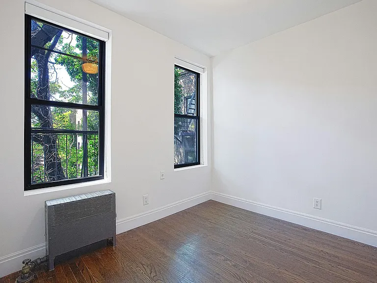 240 W 4th St #5A — Photo 4