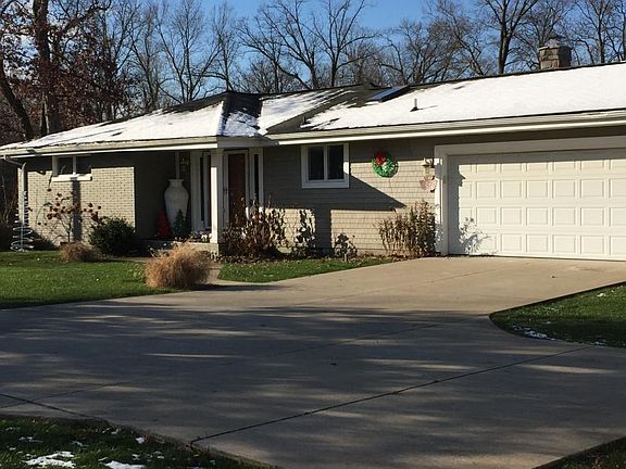 oversize garage driveway turnaround
