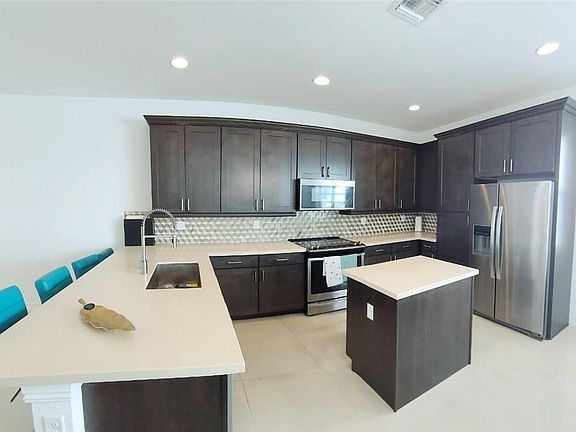 4th image of 11537 SW 13th Court #11537