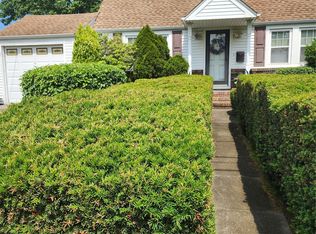 99 E 6th St, Deer Park, NY 11729