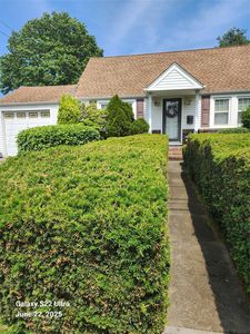 99 E 6th Street, Deer Park, NY, 11729
