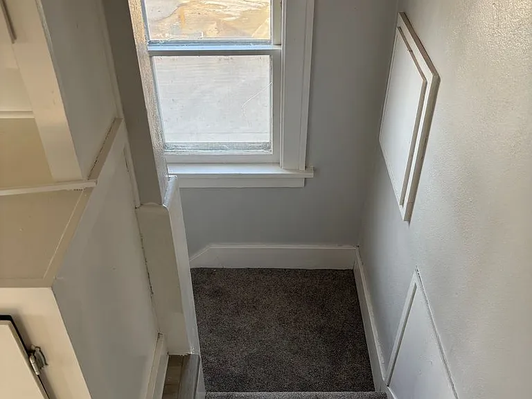 208 S Walts Ave — Photo 8