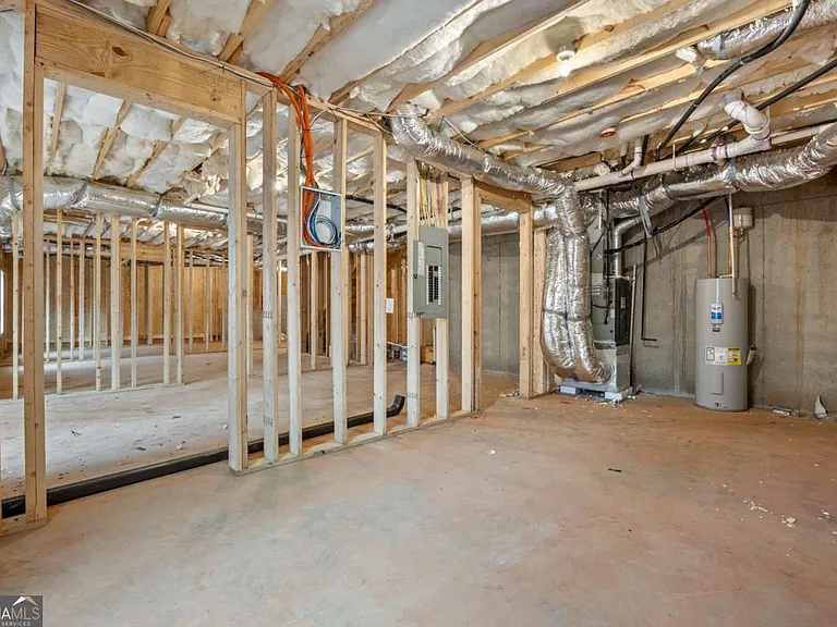 370 Ansley Dr — Photo 34