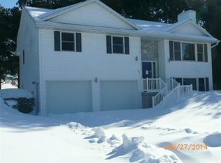 55 E Knollwood Way, Platteville, WI 53818