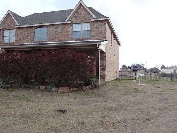 2nd image of 1908 Bayside Dr