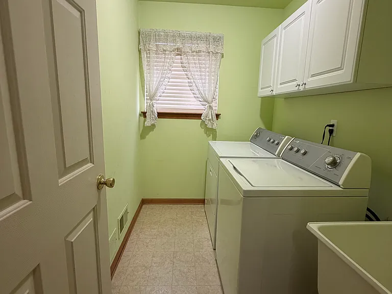 30300 Madison Ave — Photo 15