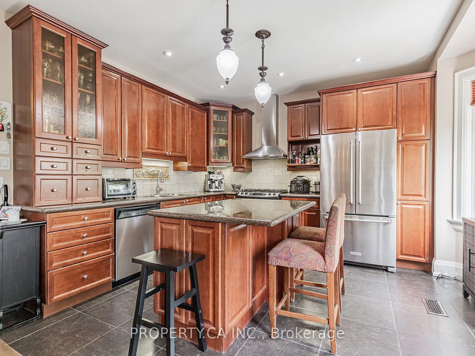 3 bed, $3,900 — Photo 4