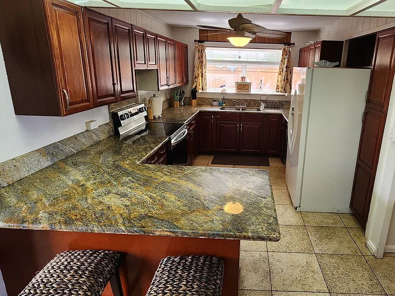 Full kitchen with everything you need