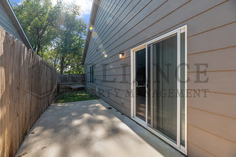 3 bed, 2.0 bath, 1173 sqft, $1,345 — Photo 4