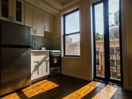 Rented by (Legacy) NY Quality Living Uptown | media 10