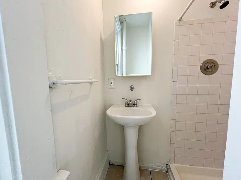 1313-1315 Main St — Photo 11