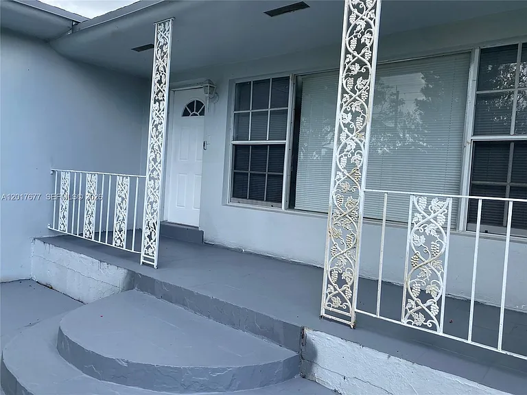 18140 NW 18th Ave — Photo 2