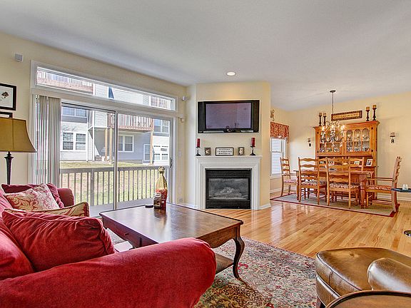3rd image of 47 Katherine Ct
