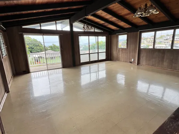 630 Hooiki St, Pearl City, HI 96782