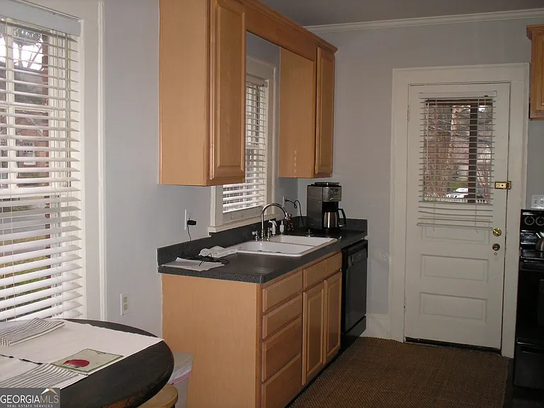 1098 Los Angeles Ave NE #LOWER — Photo 3