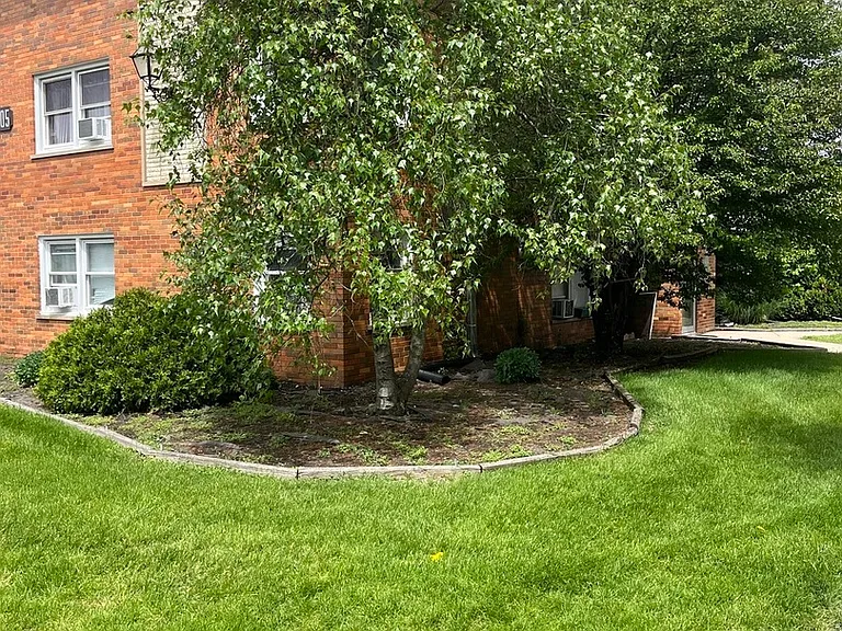 10805 S Lloyd Dr #2 — Photo 3