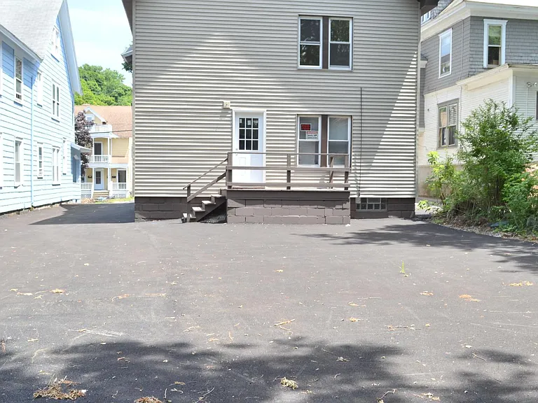 928 Ackerman Ave — Photo 2
