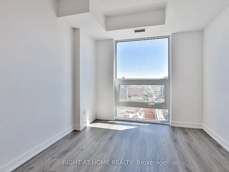 100 Queen St E #2805 — Photo 11