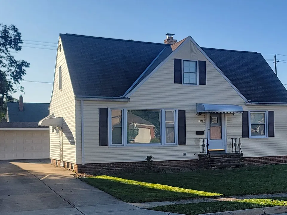 1300 Commonwealth Ave