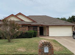 8228 Willis Ln, Watauga, TX 76148