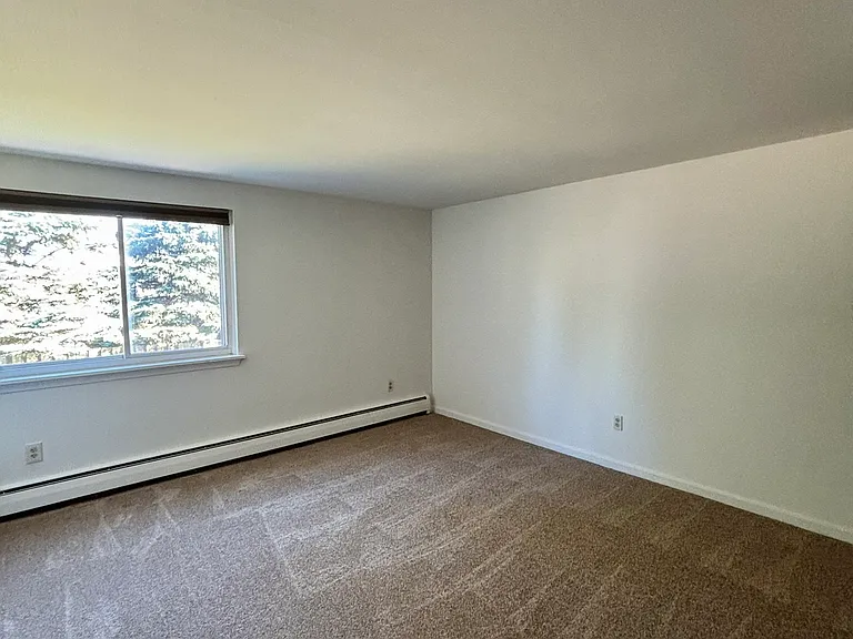 Losson Garden Apartments — Photo 10