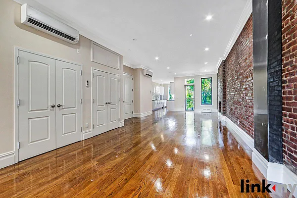 Rented by Link NY Realty | media 10