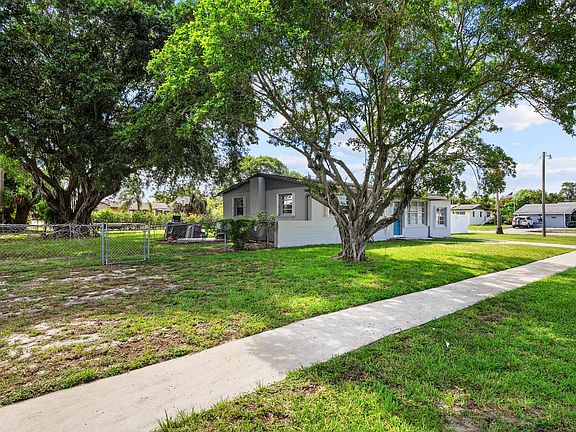 4th image of 153 Abaco Drive