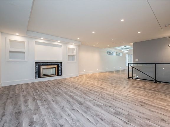4th image of 200 Clubview Dr
