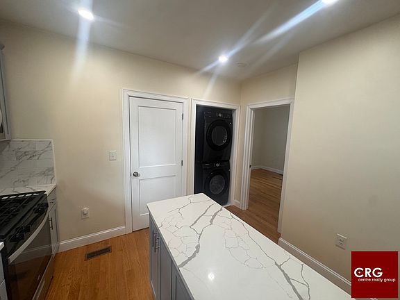 3rd image of 15 Windsor Rd #1
