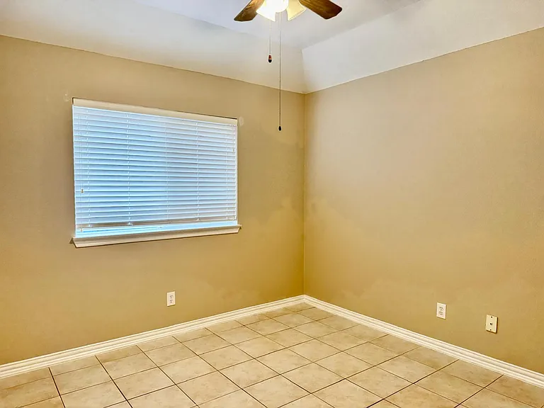 2151 Arbor Creek Dr — Photo 17