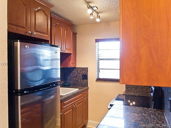 5th image of 427 Santander Ave APT 204