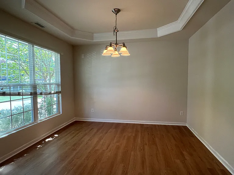 416 Charleville Ct — Photo 3