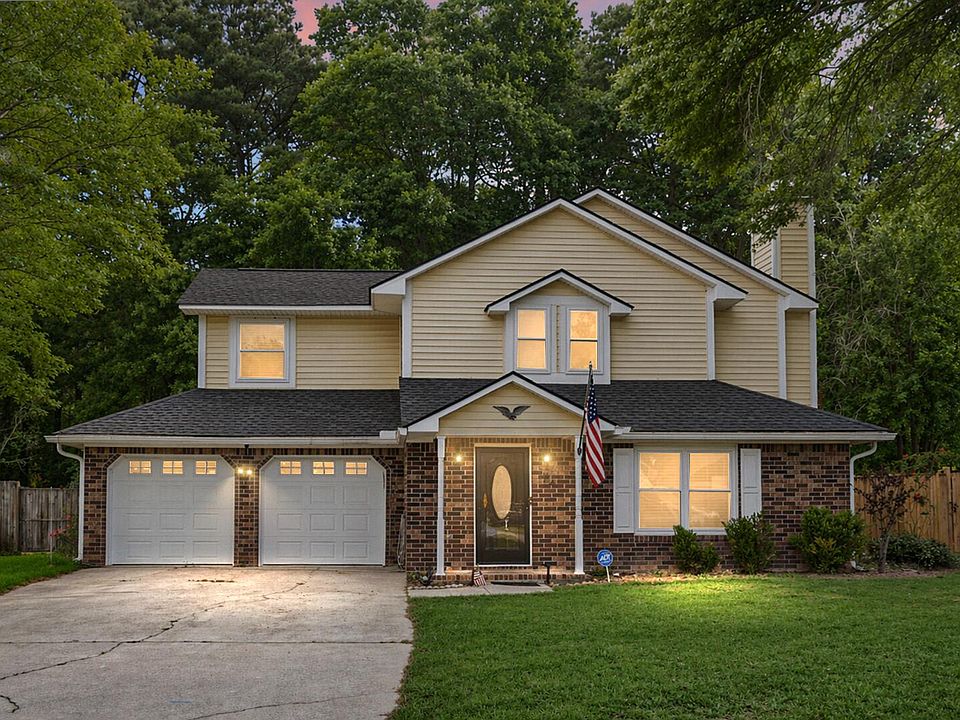 1st image of 124 Knightsbridge Dr