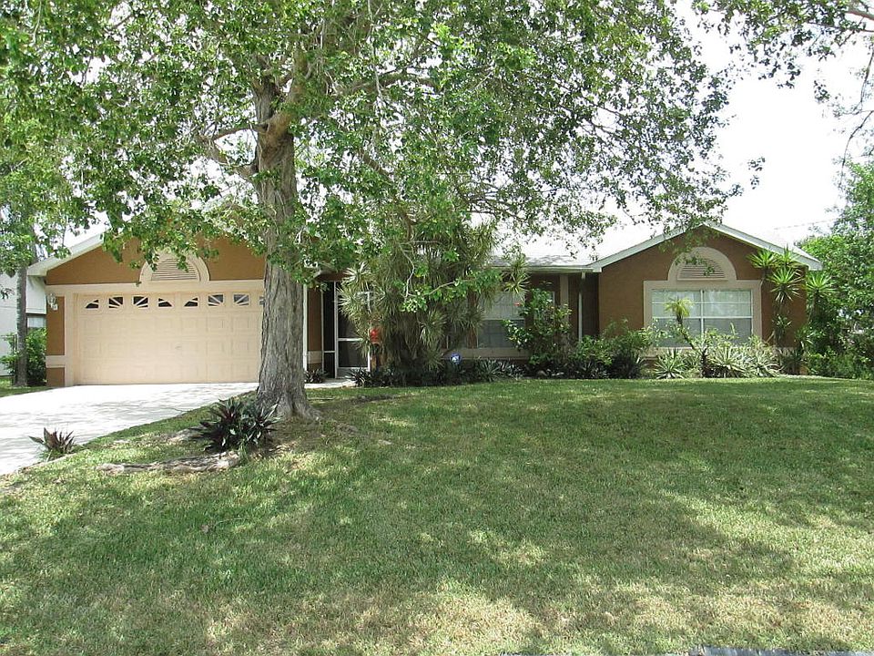 Home For Sale In Port saint lucie