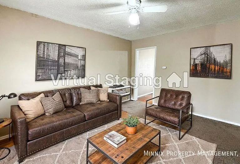 310 E Lynn St — Photo 2