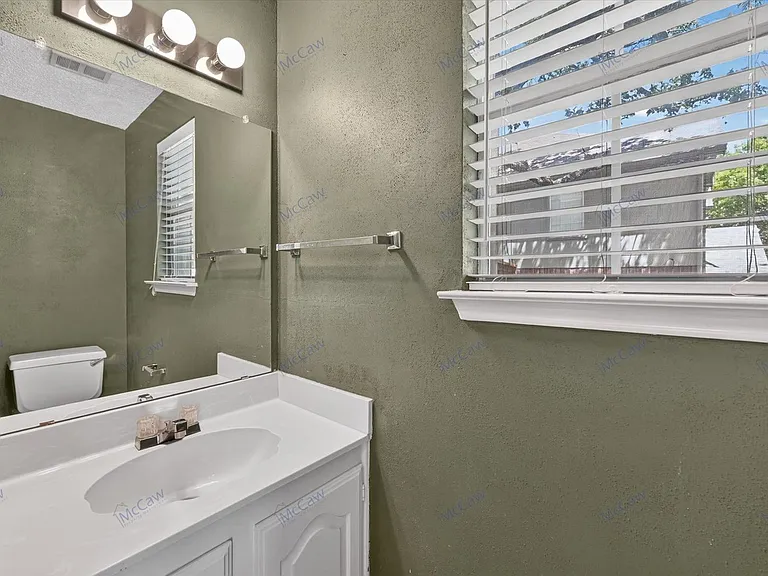 7845 Ember Oaks Dr — Photo 16