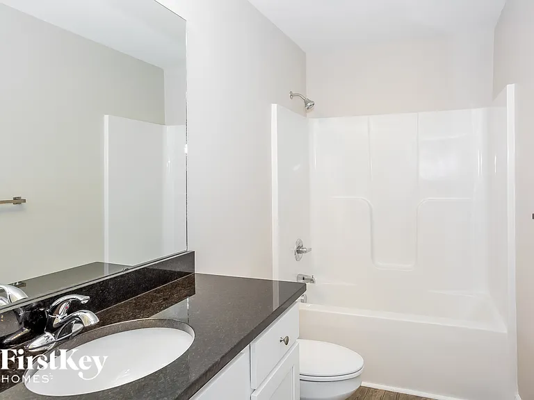 145 McKinnon Ave NE — Photo 18