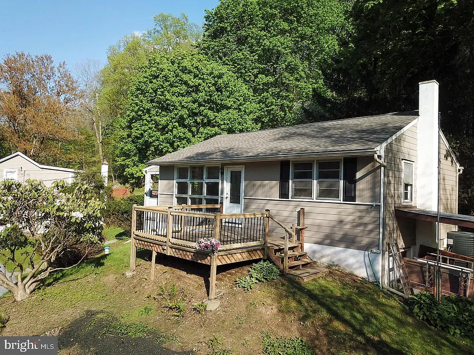 780 Creek Rd