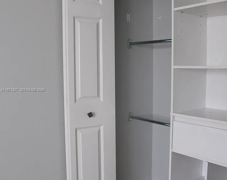 210 Lakeview Dr — Photo 10
