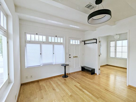 3rd image of 222 Bicknell Ave