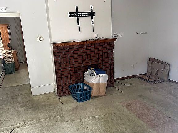 5th image of 916 Fallowfield Ave