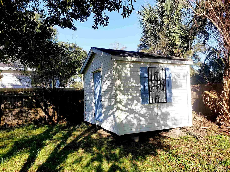 1215 N C St — Photo 34