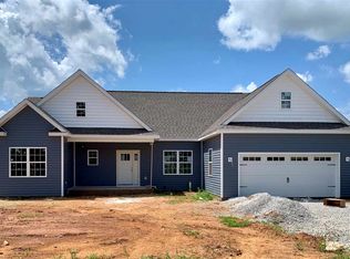 679 Pleasant Meadow Ln, Bowling Green, KY 42101