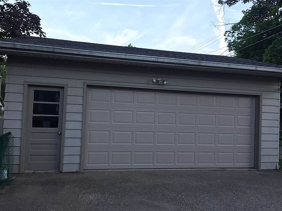 5th image of 908 E Reynolds St